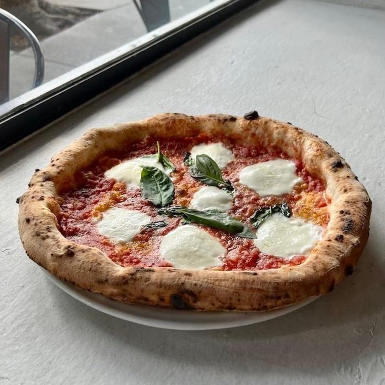 Delicious Margherita Pizza and Italian Classics